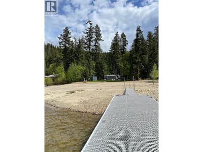 8558 HWY 97A, Mara