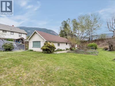 637 9th Avenue, Castlegar