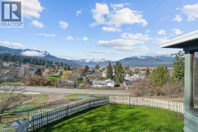 1321 10 Avenue NE, Salmon Arm