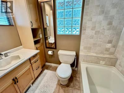 9348 Gun Lake Road W, Gold Bridge