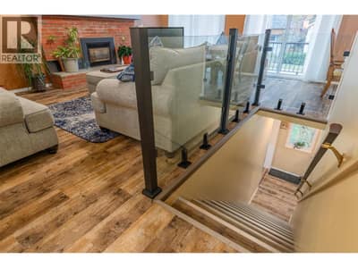 1224 Third Avenue, Trail