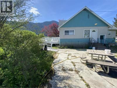 555 Carson Road, Grand Forks