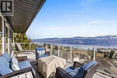 Beautiful Lake views from Sundeck