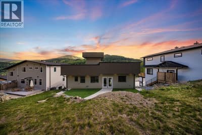 934 REDSTONE Drive, Rossland