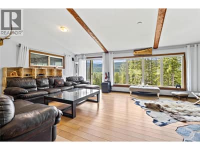 1446 Nittel Road, Seymour Arm