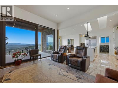 2200 Cortina Drive, Kelowna