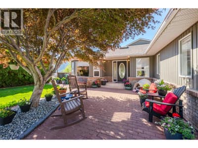 101 2nd Avenue, Keremeos