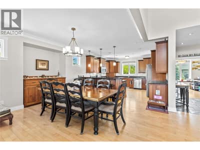 252 Oriole Way, Barriere
