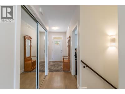 8738 PALMER Place, Summerland