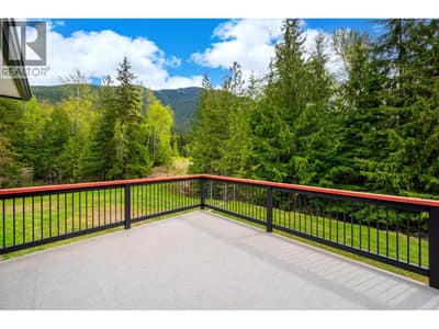 787 Crescent Bay Road, Nakusp