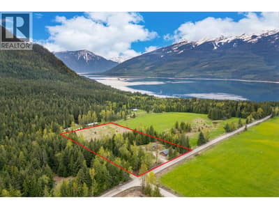 787 Crescent Bay Road, Nakusp