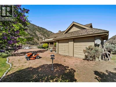 8609 Highway 8, Lytton