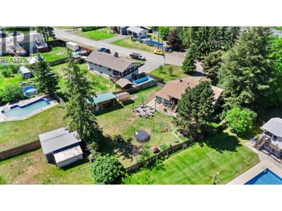 4686 SPRUCE Crescent, Barriere