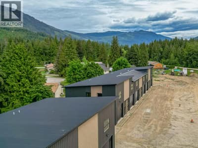 1002 Seed Frontage Road Unit# 10 Lot# PSL 10, Sicamous