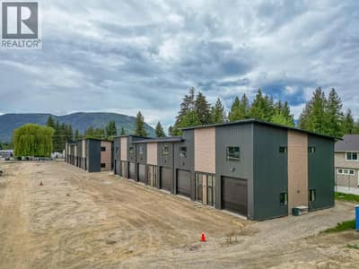 1002 Seed Frontage Road Unit# 10 Lot# PSL 10, Sicamous