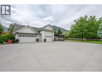 2900 River Road, Keremeos