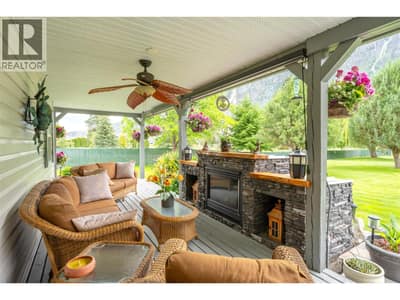 2900 River Road, Keremeos