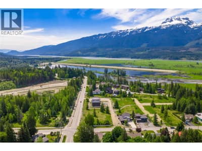 2006 Lanzo Lane, Revelstoke