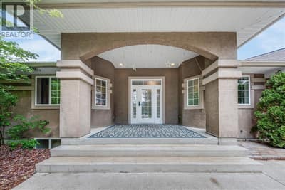 816 COLUMBIA Road, Castlegar