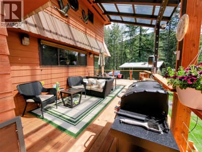 1525 Highway 3 / 95 Highway, Yahk