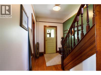 409 Third Street E, Revelstoke