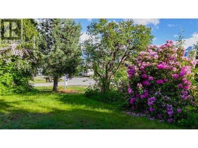 1202 First Street, Revelstoke