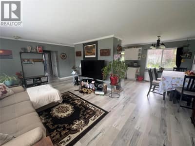 2225 Merritt Avenue, Merritt