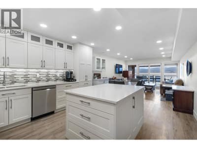 Main Floor fully renovated kitchen wiht