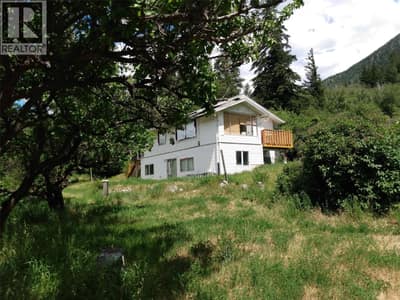 838 Trans Canada Highway, Lytton