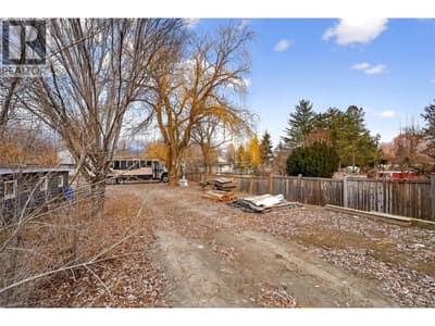2135 Merritt Avenue, Merritt