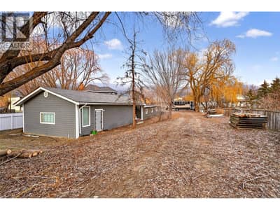 2135 Merritt Avenue, Merritt