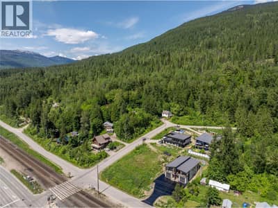 98 Track Street, Revelstoke