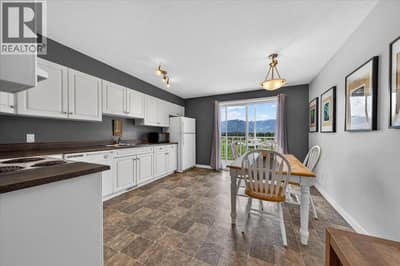 200 BLACK FOREST Trail Unit# 702, Invermere