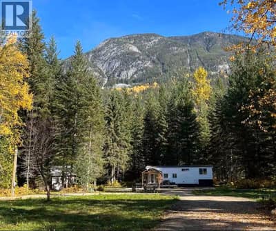 130 Kingfisher Road, Summit Lake