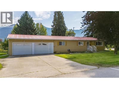 2625 6th Avenue, Castlegar