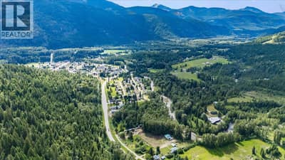 6410 3 Highway, Salmo