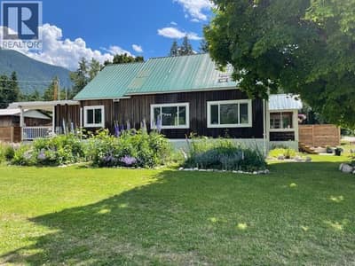 602 Slocan Street, Slocan