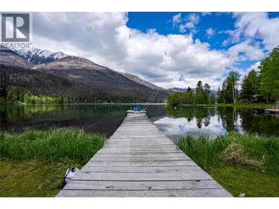 7068 GUN LAKE WEST Road, Gold Bridge