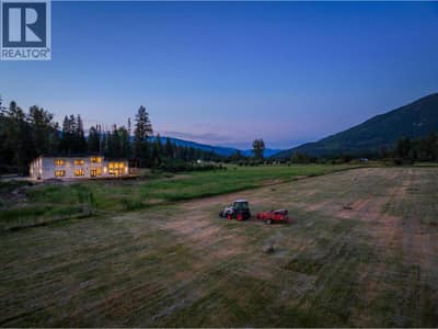2335 PASS CREEK Road, Castlegar
