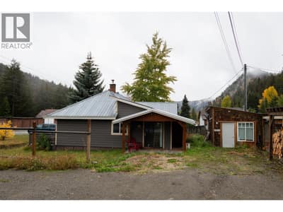 3620 Pioneer Road, Bralorne
