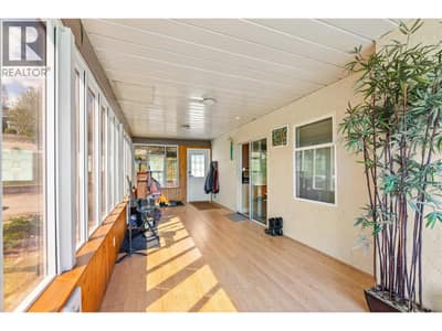 6488 Renfrew Road, Peachland