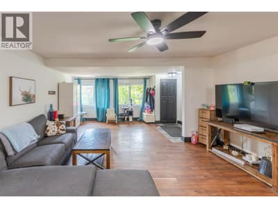 2122 MAIN Street, Cawston