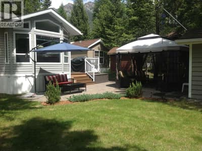 4889 LYNX Crescent, Radium Hot Springs