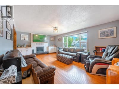 162 Pearkes Drive, Revelstoke