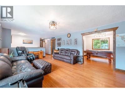 162 Pearkes Drive, Revelstoke