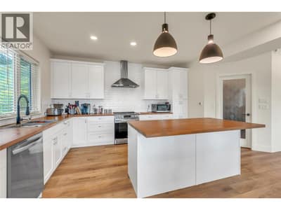 318 Hidden Valley Road, Princeton