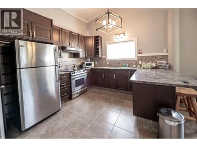 8898 Grainger Road, Canal Flats