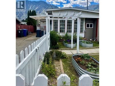 411 6th Avenue, Keremeos