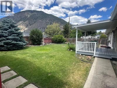 411 6th Avenue, Keremeos