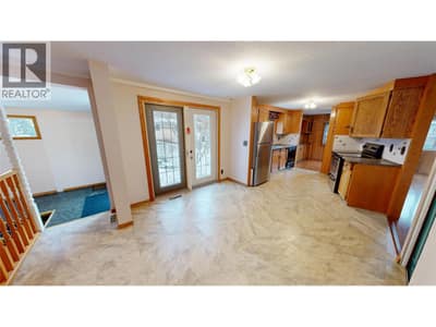 7516 Columbia Avenue, Radium Hot Springs